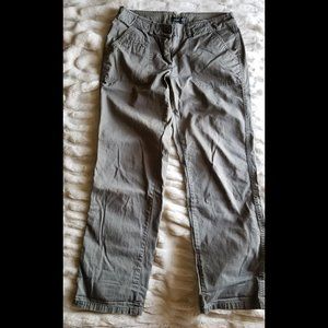 Gently-used Willi Smith pants, perfect for summer!